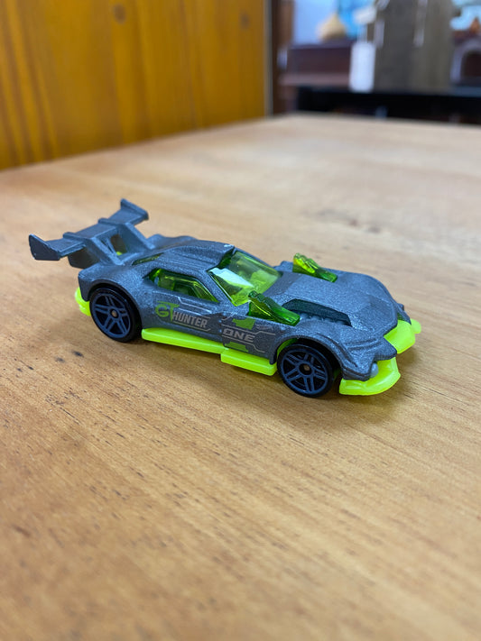 2014 Hot Wheels Steel Grey GT Hunter Neon Yellow