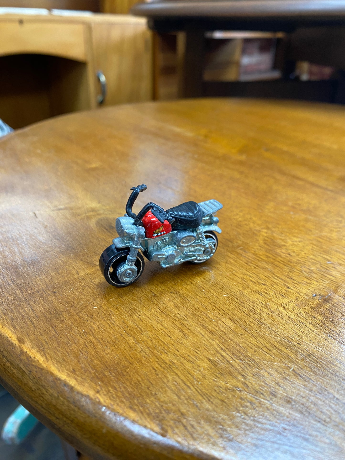 2016 HOT WHEELS RED HONDA MONKEY Z50