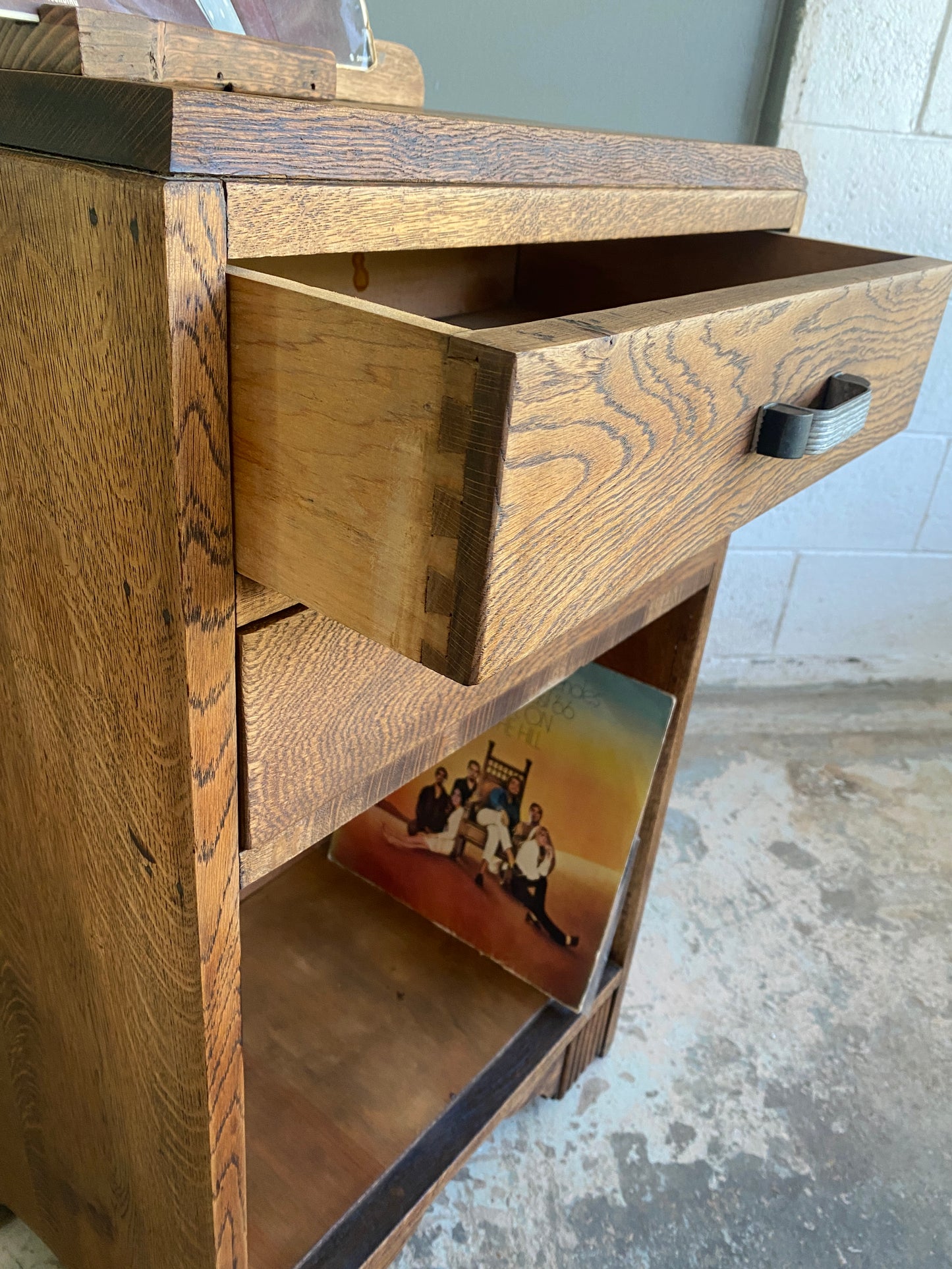 Art Deco Tiger Oak Cabinet w. Drawers