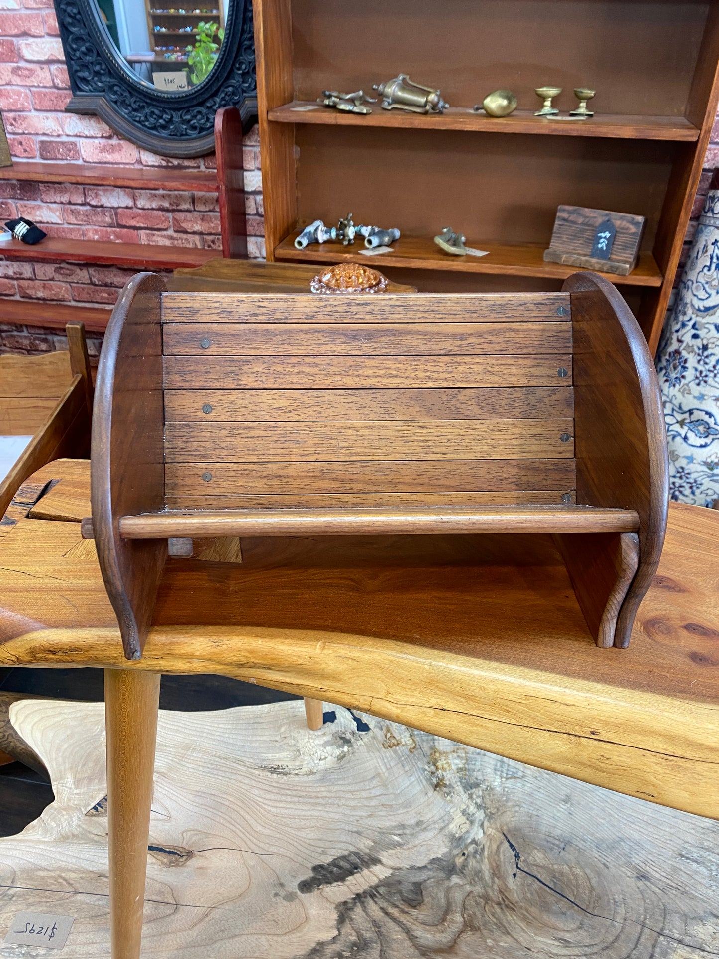 Arts & Crafts Expandable Book Rack