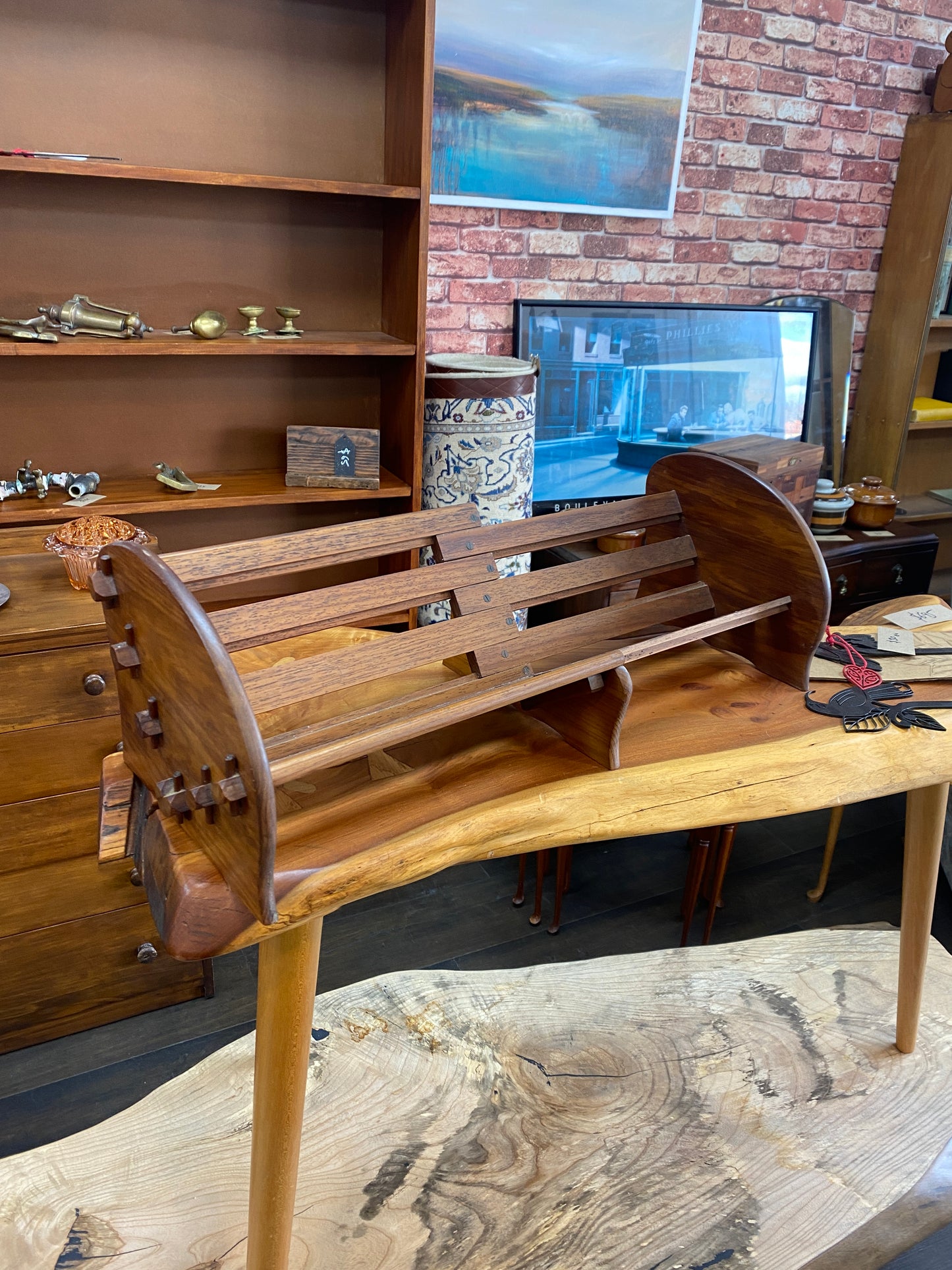 Arts & Crafts Expandable Book Rack