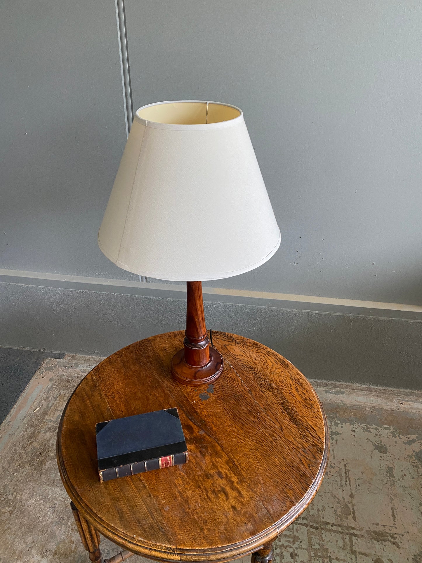Colonial Style English Reading Lamp