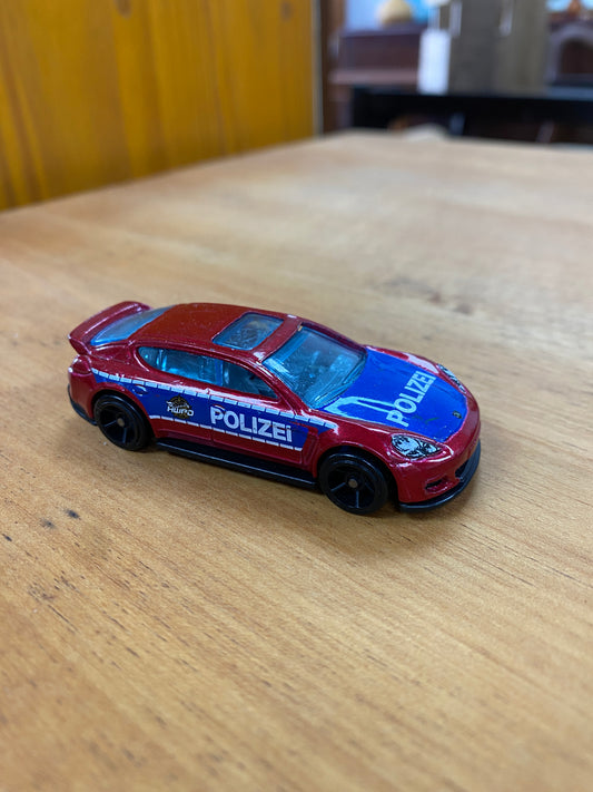 Hot Wheels 2013 Porsche Panamera Red Police Car