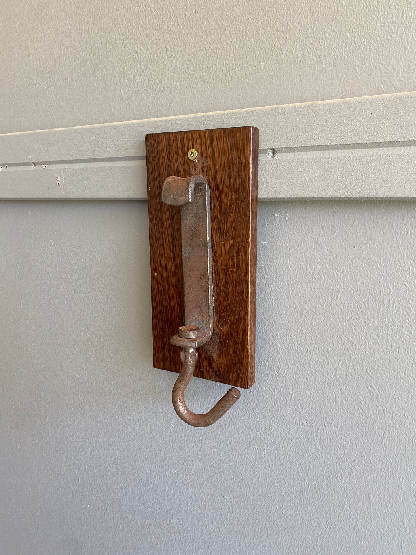 Reclaimed American Oak + Steel Coat Hook (Dark)