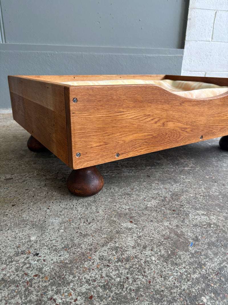 Reclaimed timber dog bed detail
