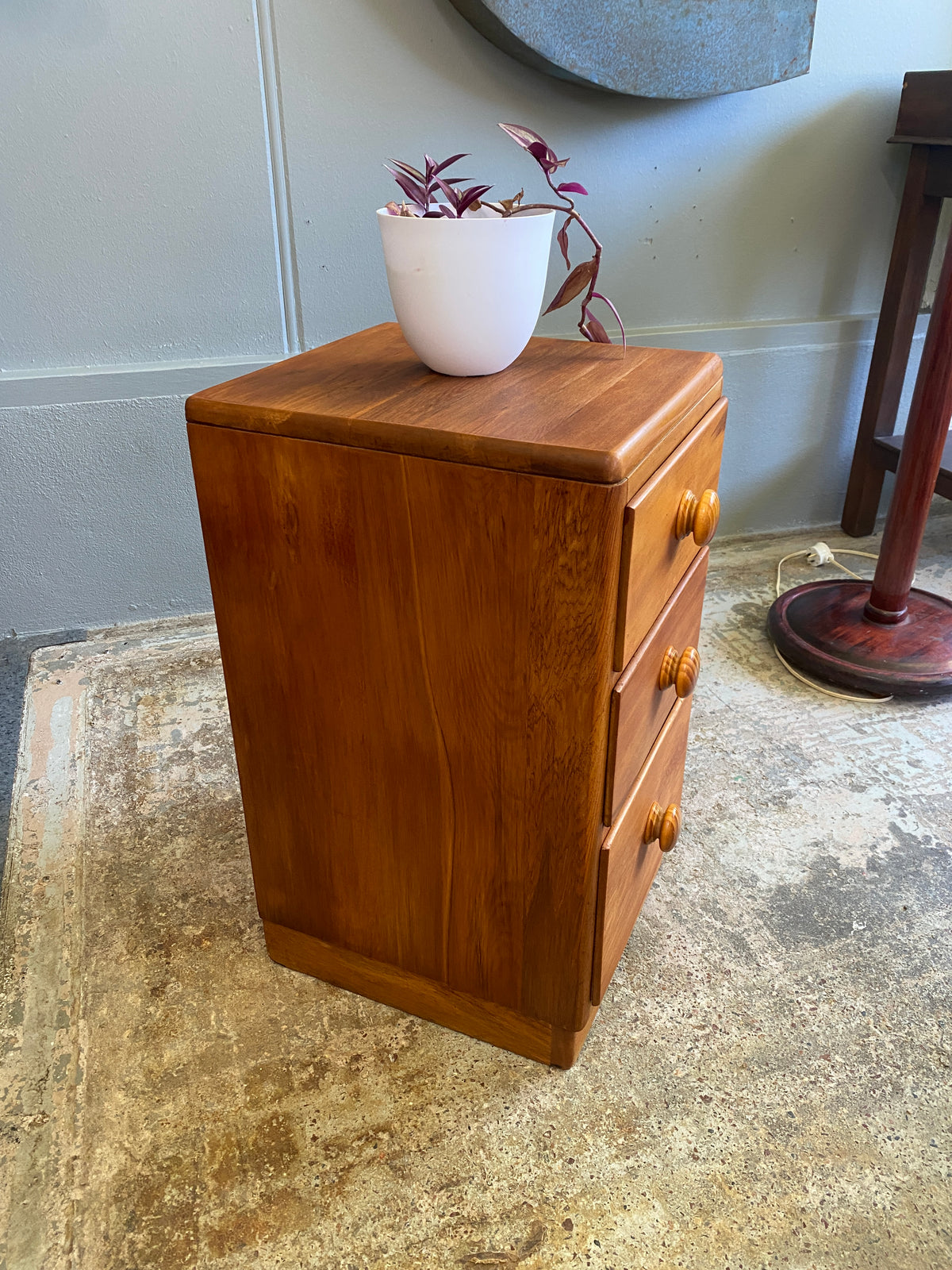 Vintage Heart Rimu Side Table