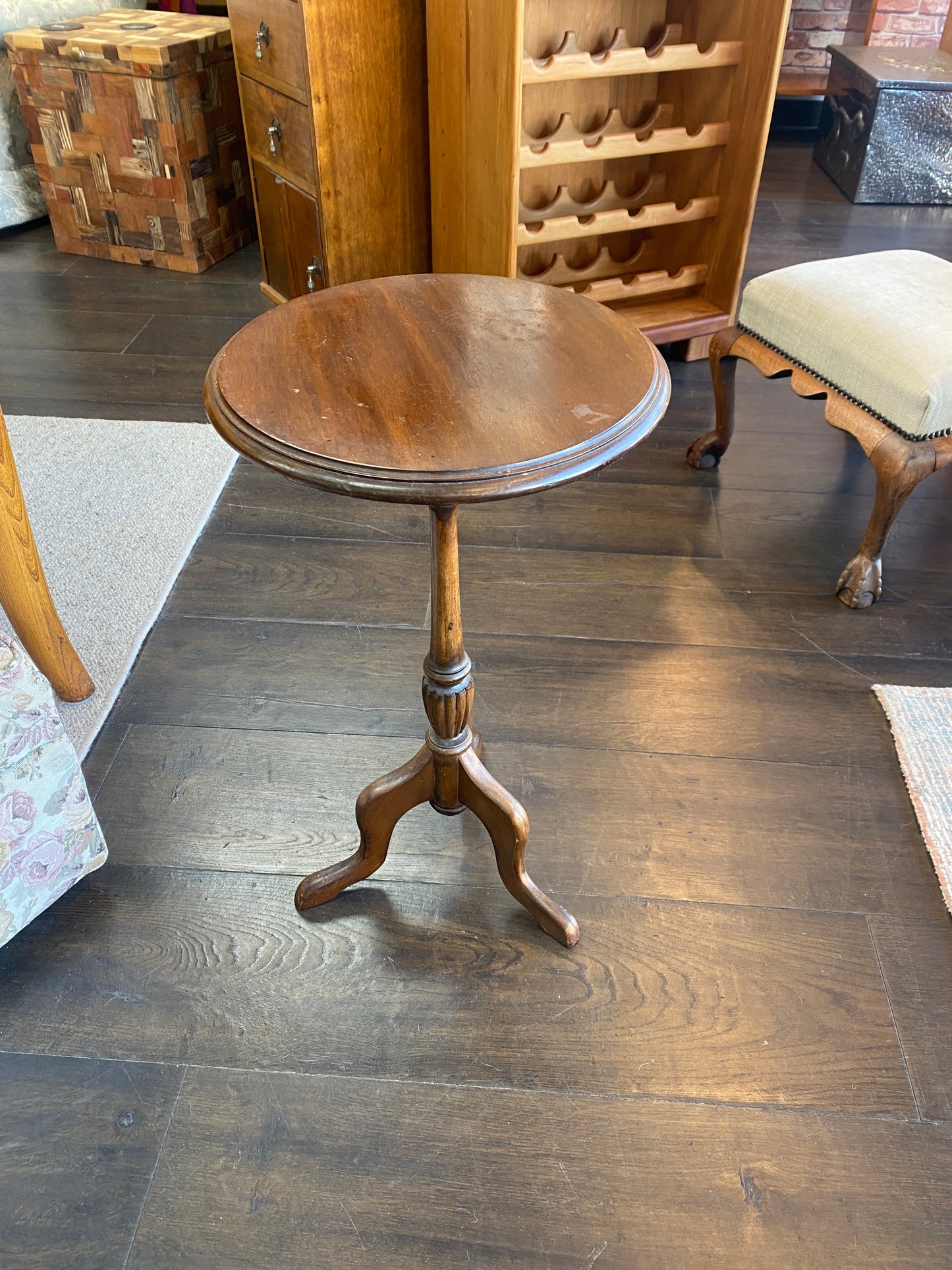 Vintage Mahogany Tripod Lamp Table (Dark)