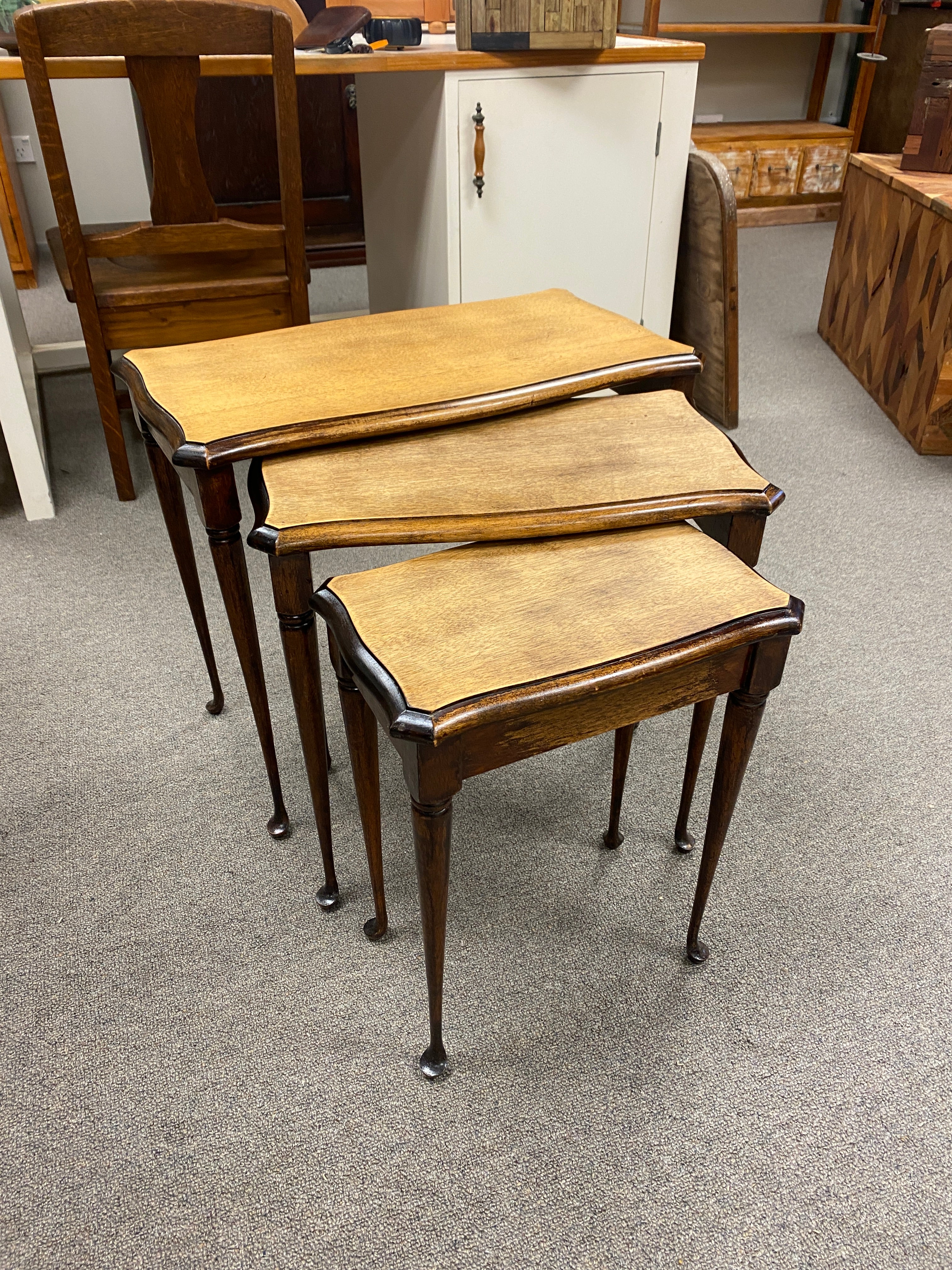 Vintage Solid Oak Nesting Tables – Plots & Pickles