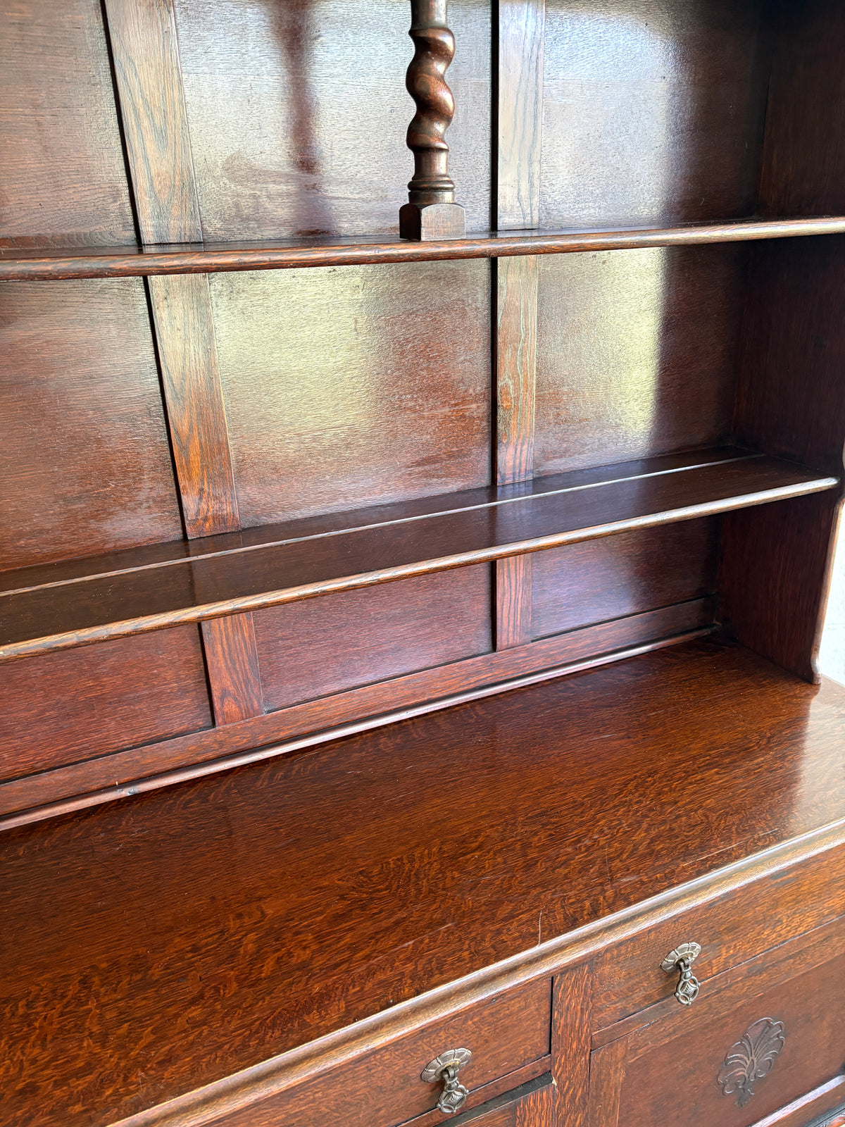 1920s Jacobean Revival Quarter Sawn Oak Hutch (Welsh Dresser)