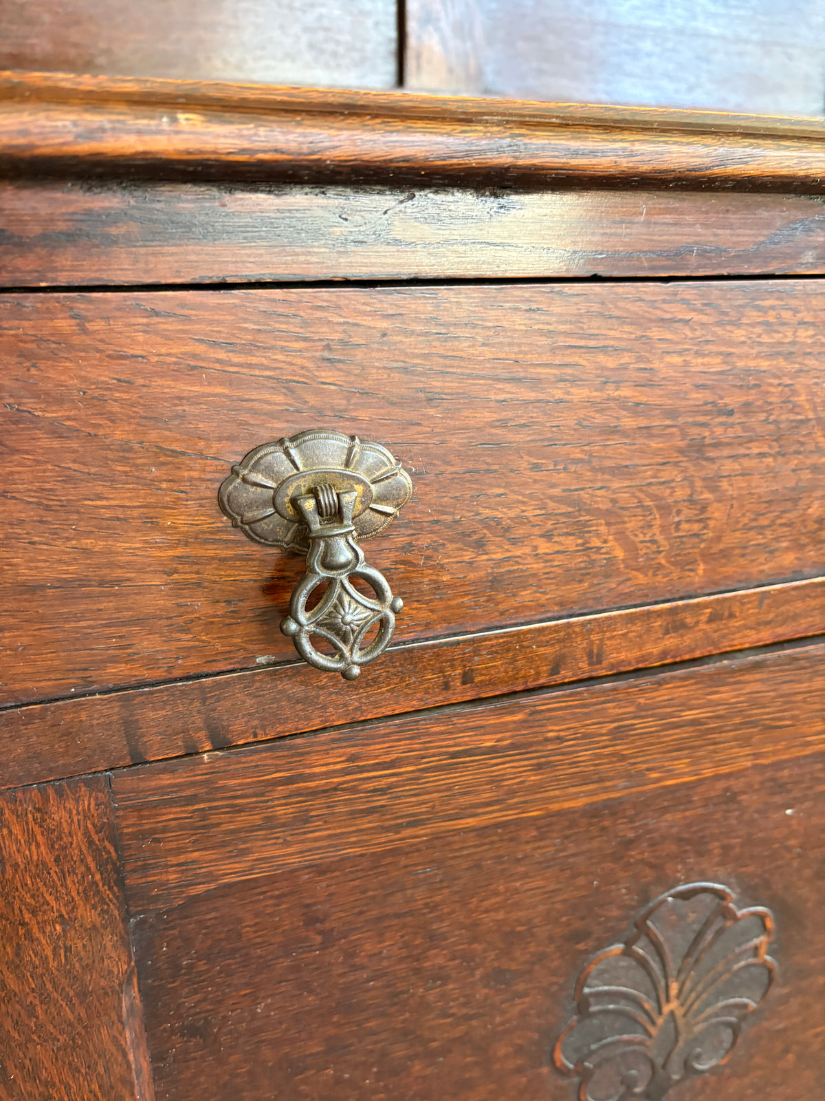 1920s Jacobean Revival Quarter Sawn Oak Hutch (Welsh Dresser)