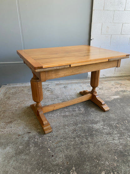 1940s Maple Extendable Dining Table