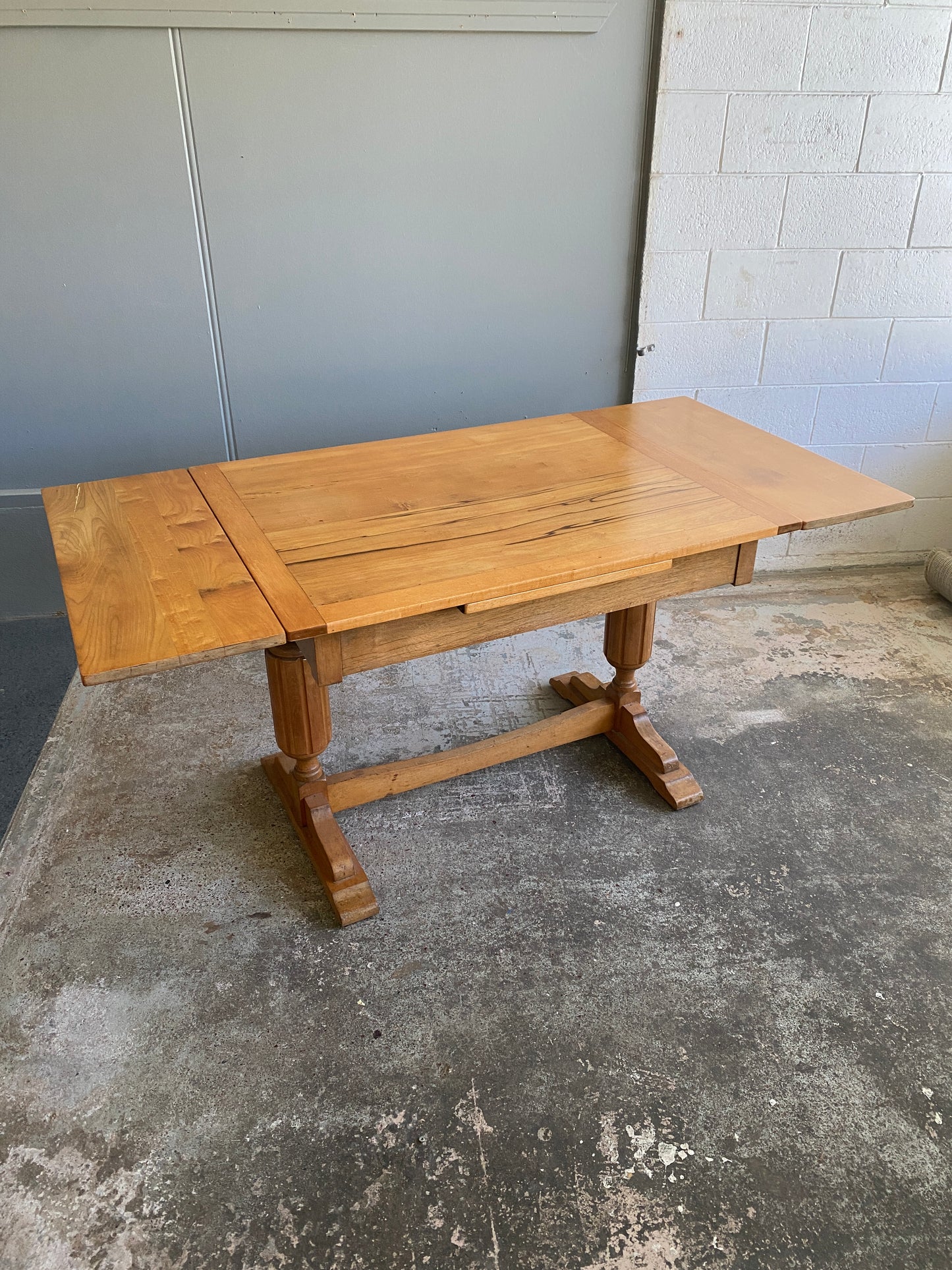 1940s Maple Extendable Dining Table