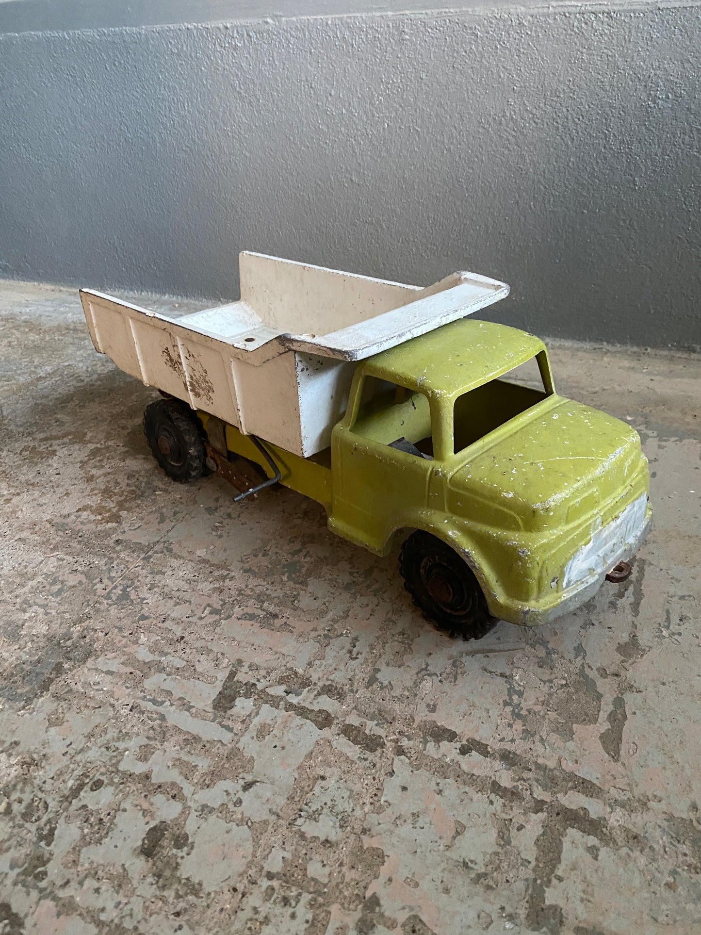 1950s Fun Ho Tip Truck (Large)