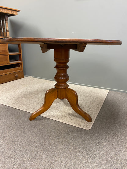 Antique Country Rustic Tilt Top Dining Table