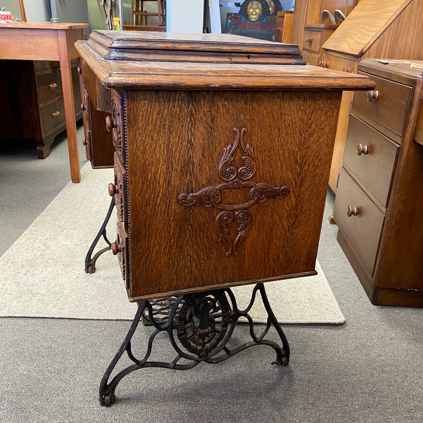 Antique Oak Singer Sewing Machine (1922)