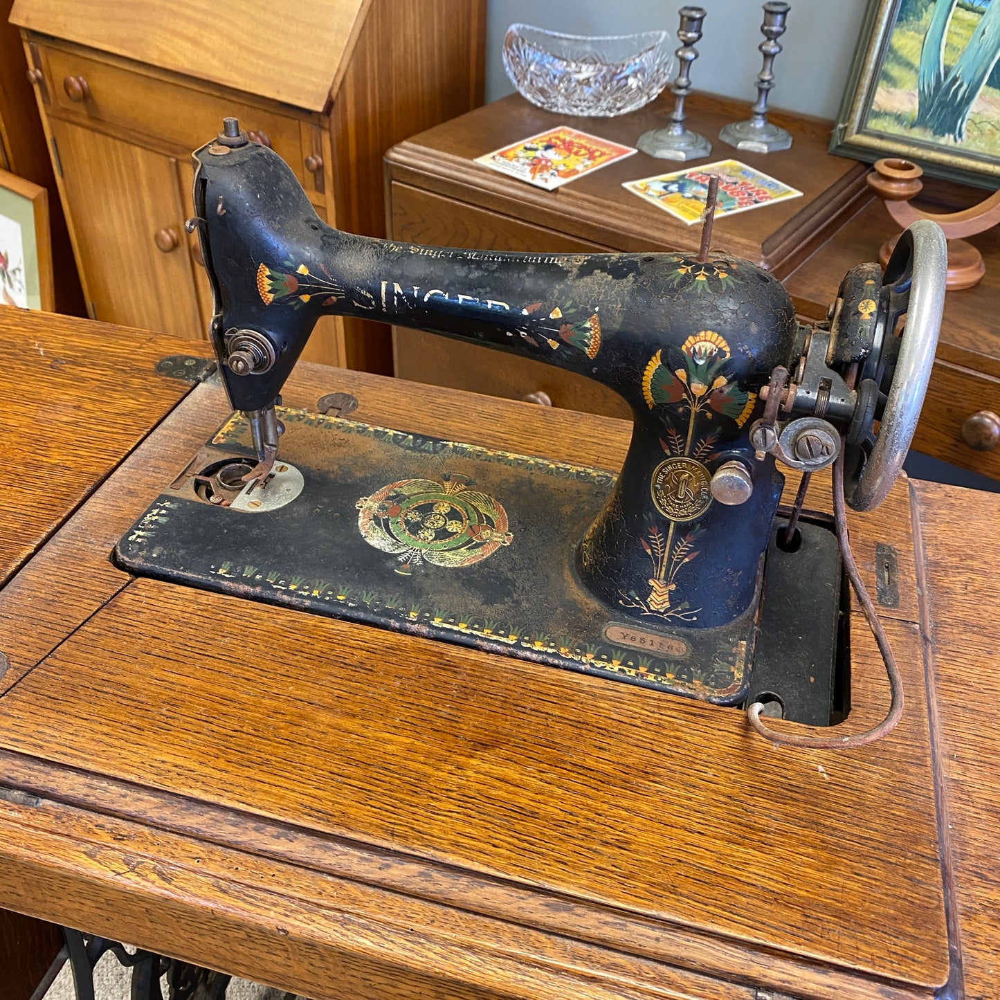 Antique Oak Singer Sewing Machine (1922)