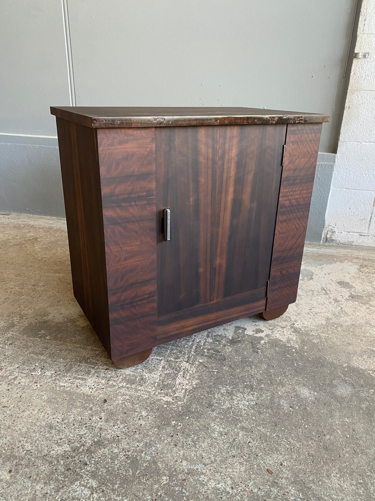 Art Deco Mahogany Veneer Cabinet