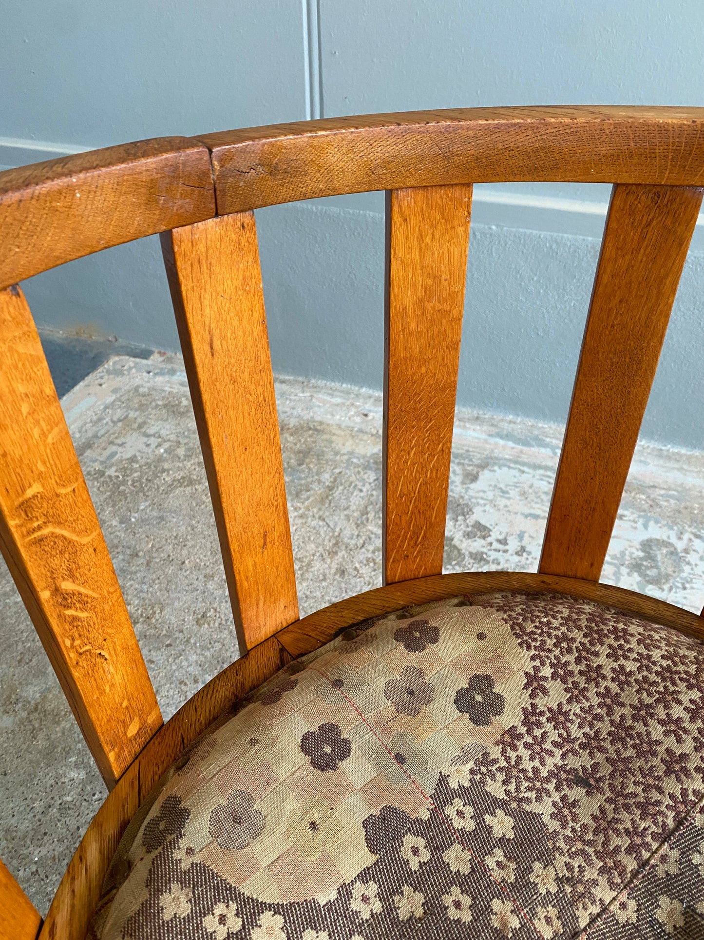 Arts & Crafts Quarter Sawn Oak Barrel Armchair