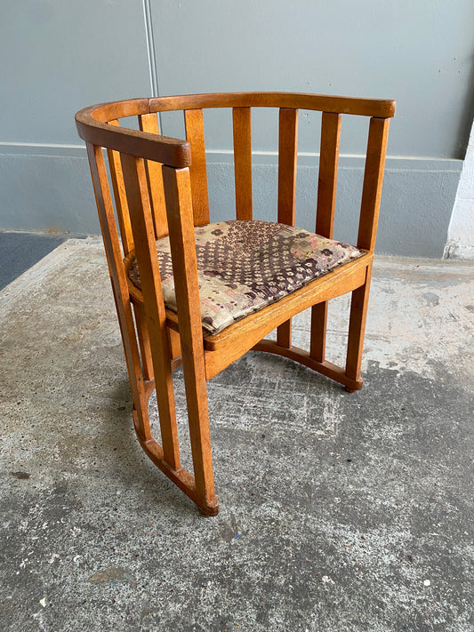 Arts & Crafts Quarter Sawn Oak Barrel Armchair
