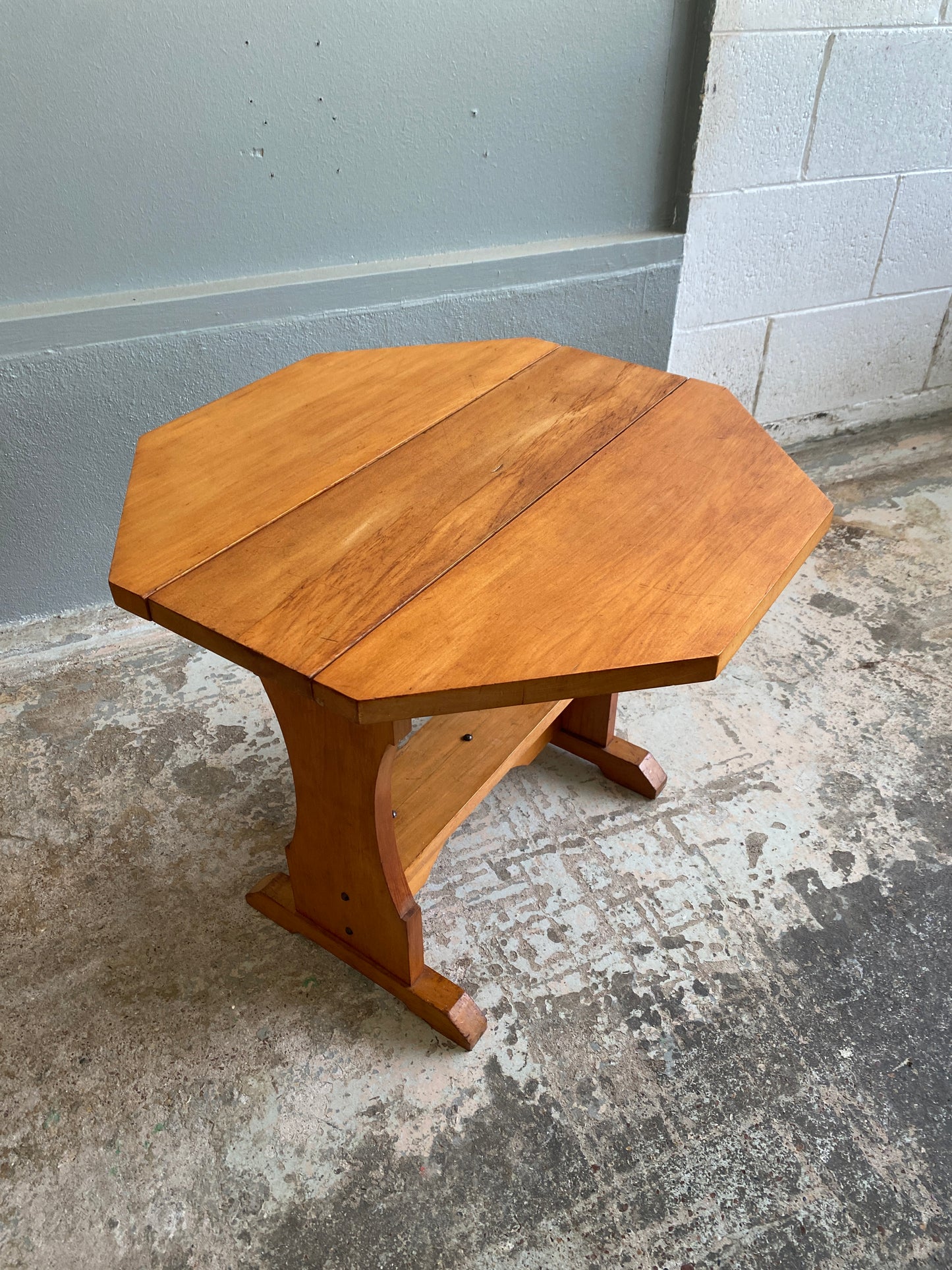Arts & Crafts Rimu Drop Leaf End Occasional Table