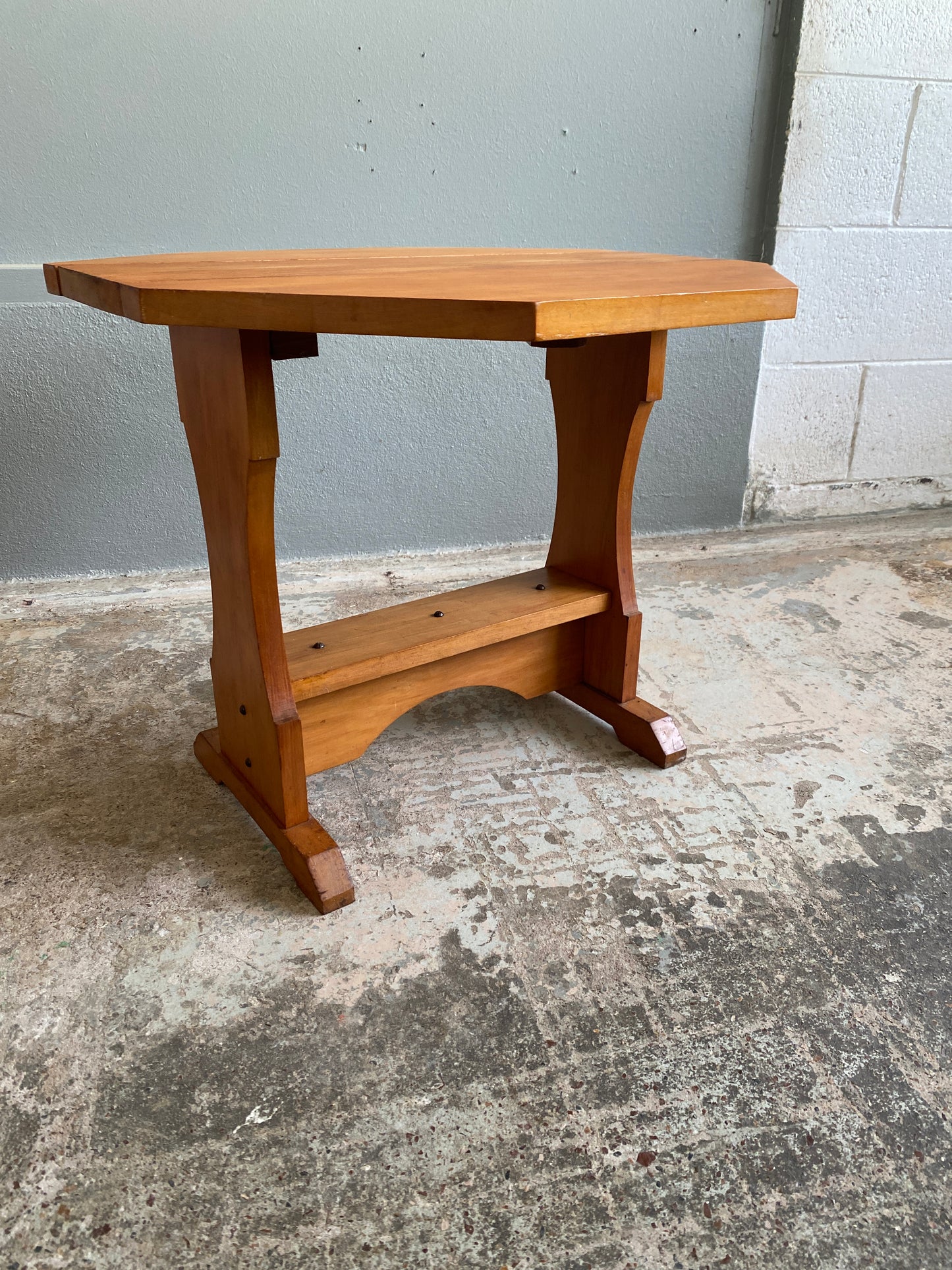 Arts & Crafts Rimu Drop Leaf End Occasional Table