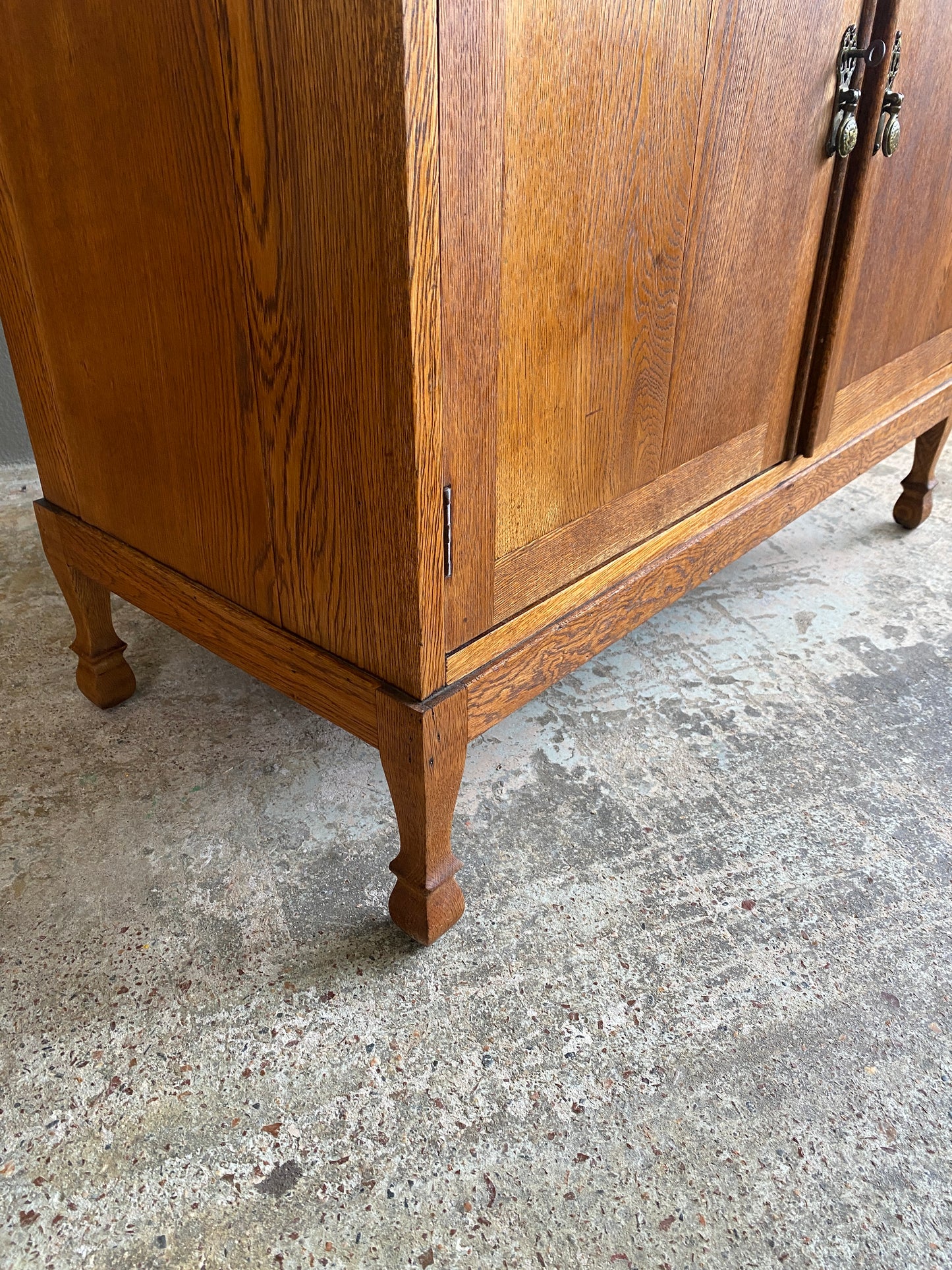 Arts & Crafts Solid Tiger Oak Side Cupboard