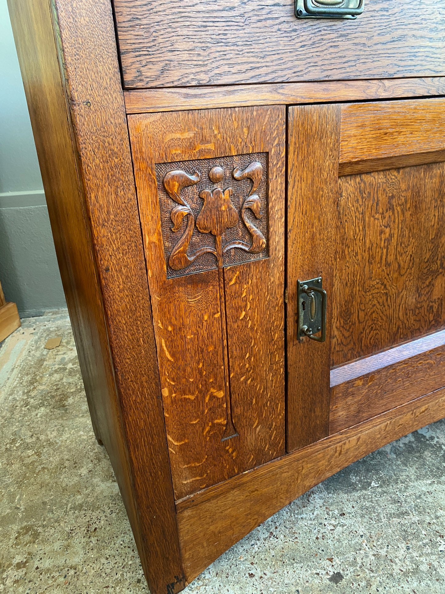 Arts & Crafts Solid Oak Side Board