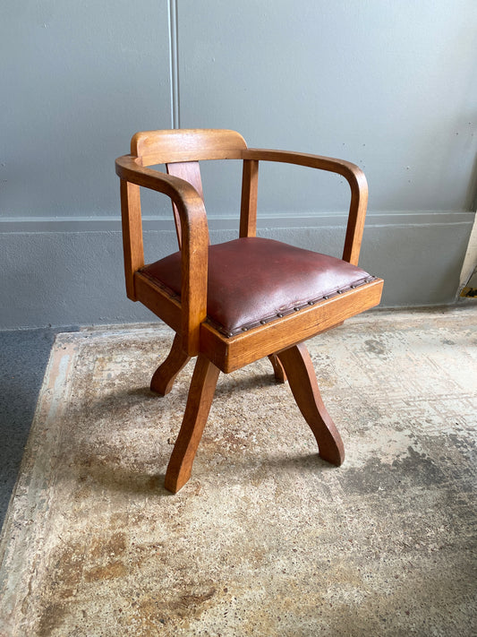 Early 1900s Oak Swivel Captains Chair