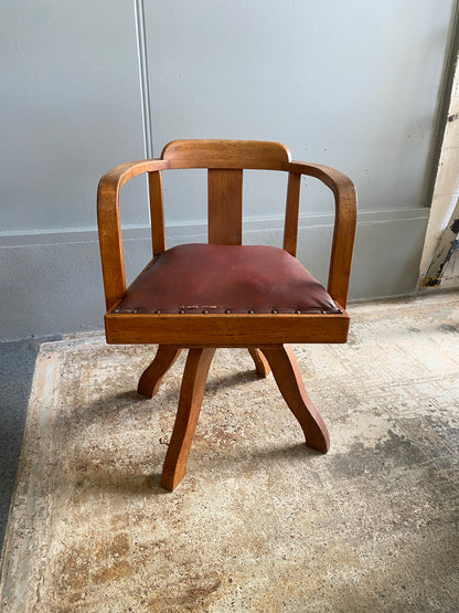Early 1900s Oak Swivel Captains Chair