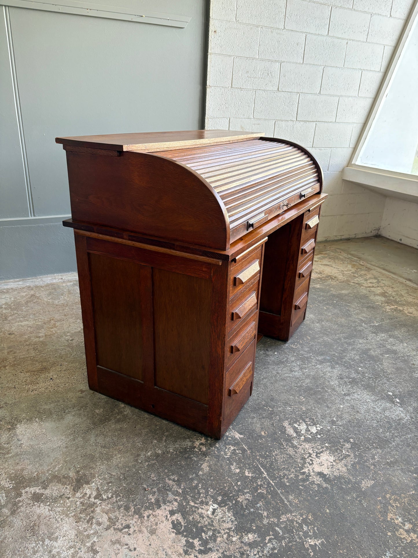 Early 1900s Solid Oak Twin Pedestal Roll-Top Desk