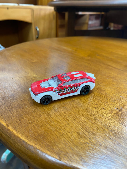 Hot Wheels 2012 City HW Pursuit Car Fire Die Cast