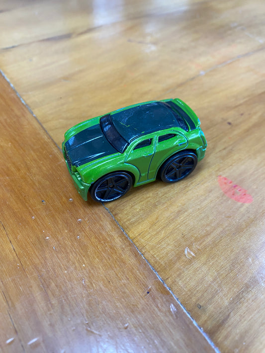 Hot Wheels 2017 Chrysler 300C Hemi Blings Olive Green