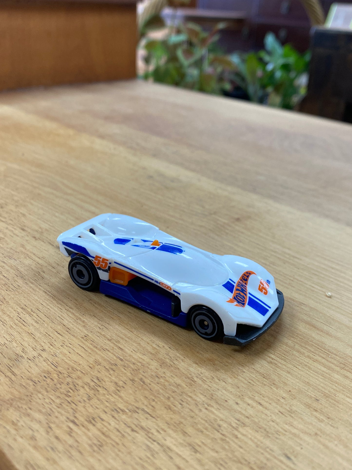 Hot Wheels 55 Race Team White Turbine Sublime
