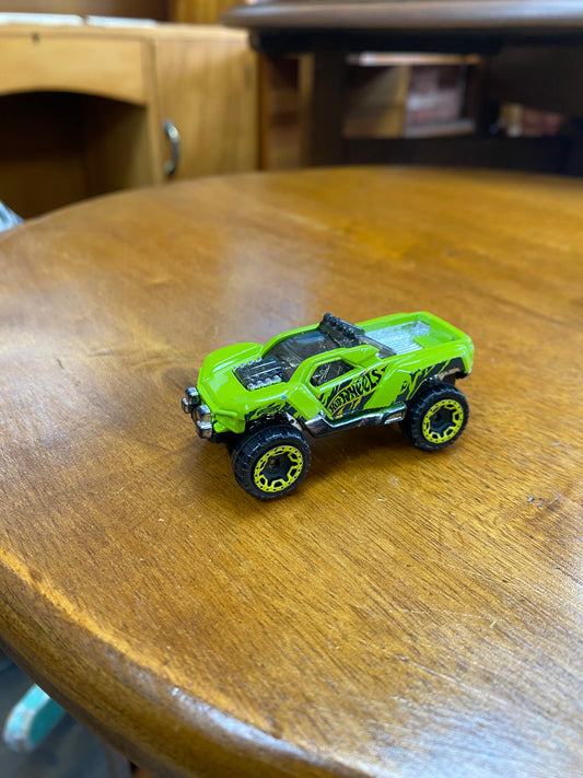 Hot Wheels Dino Hunter DHP 18 2016 Green