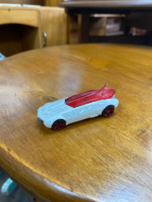 Hot Wheels Mainline Whip Creamer II in pearl white