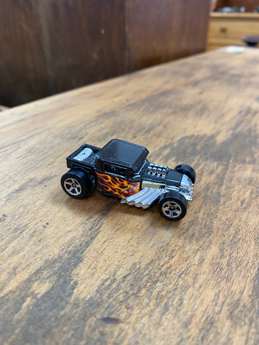Hot Wheels BONE SHAKER #208 Logo Flames Skull