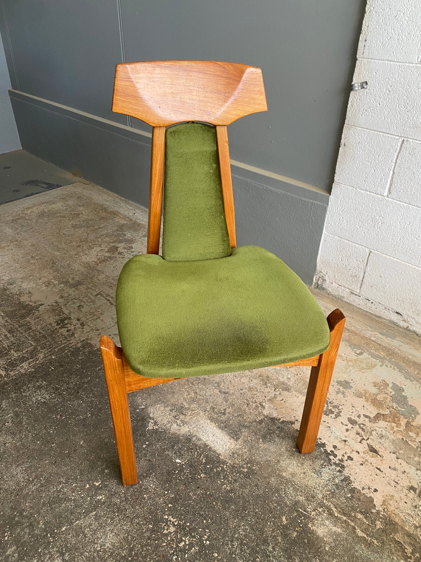 Mid Century 'T' Back Chair