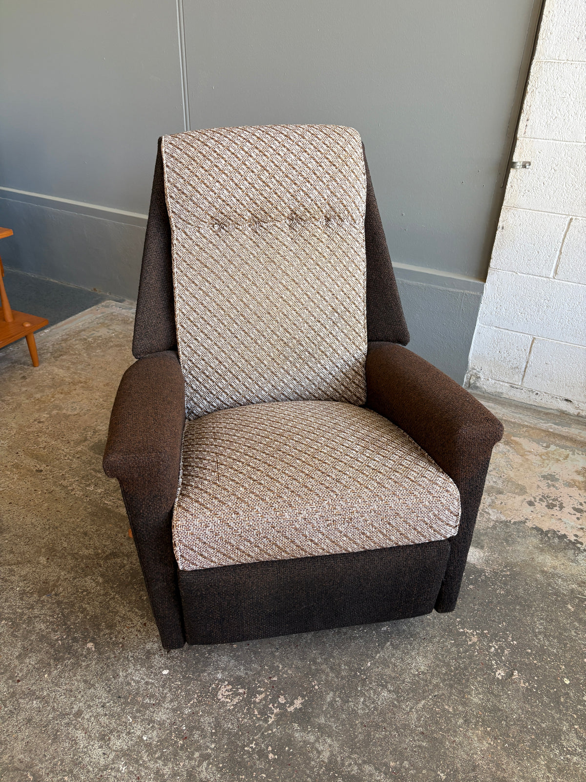 Mid century La-Z-Boy Style Recliner
