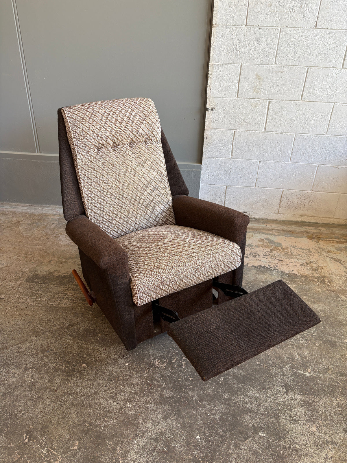 Mid century La-Z-Boy Style Recliner