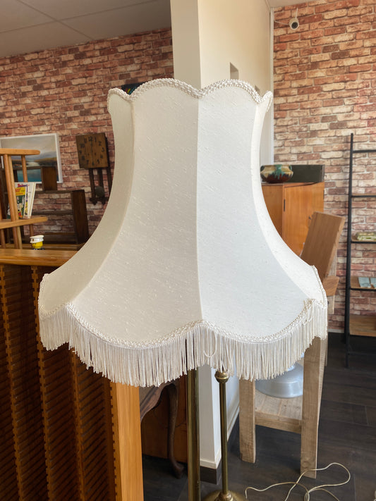 Retro Off White Large Scalloped Lamp 560mm