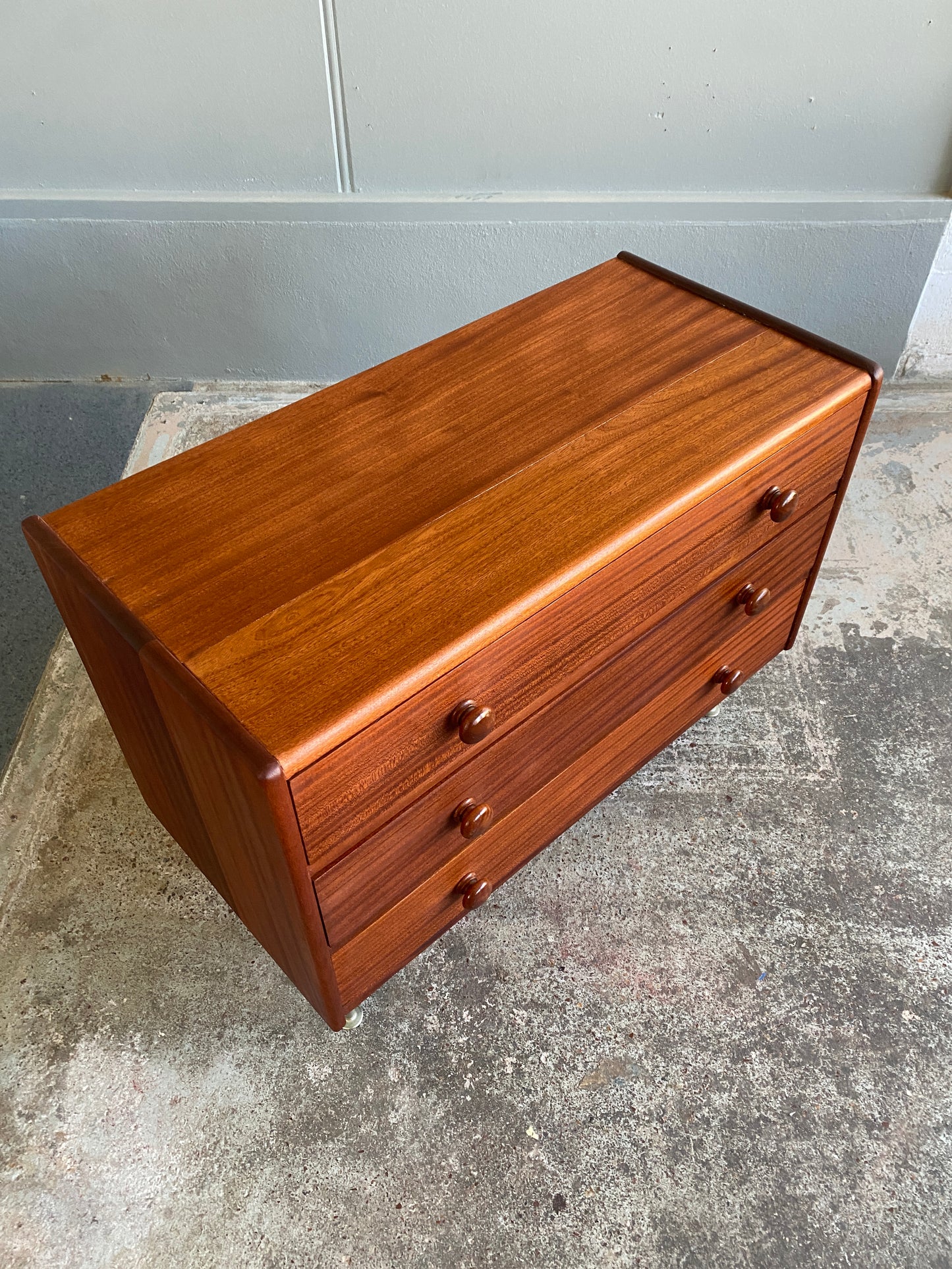 Retro Solid Mahogany 3 Drawer Dresser