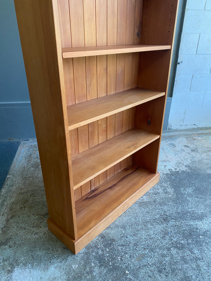 Solid Rimu Large Bookshelf