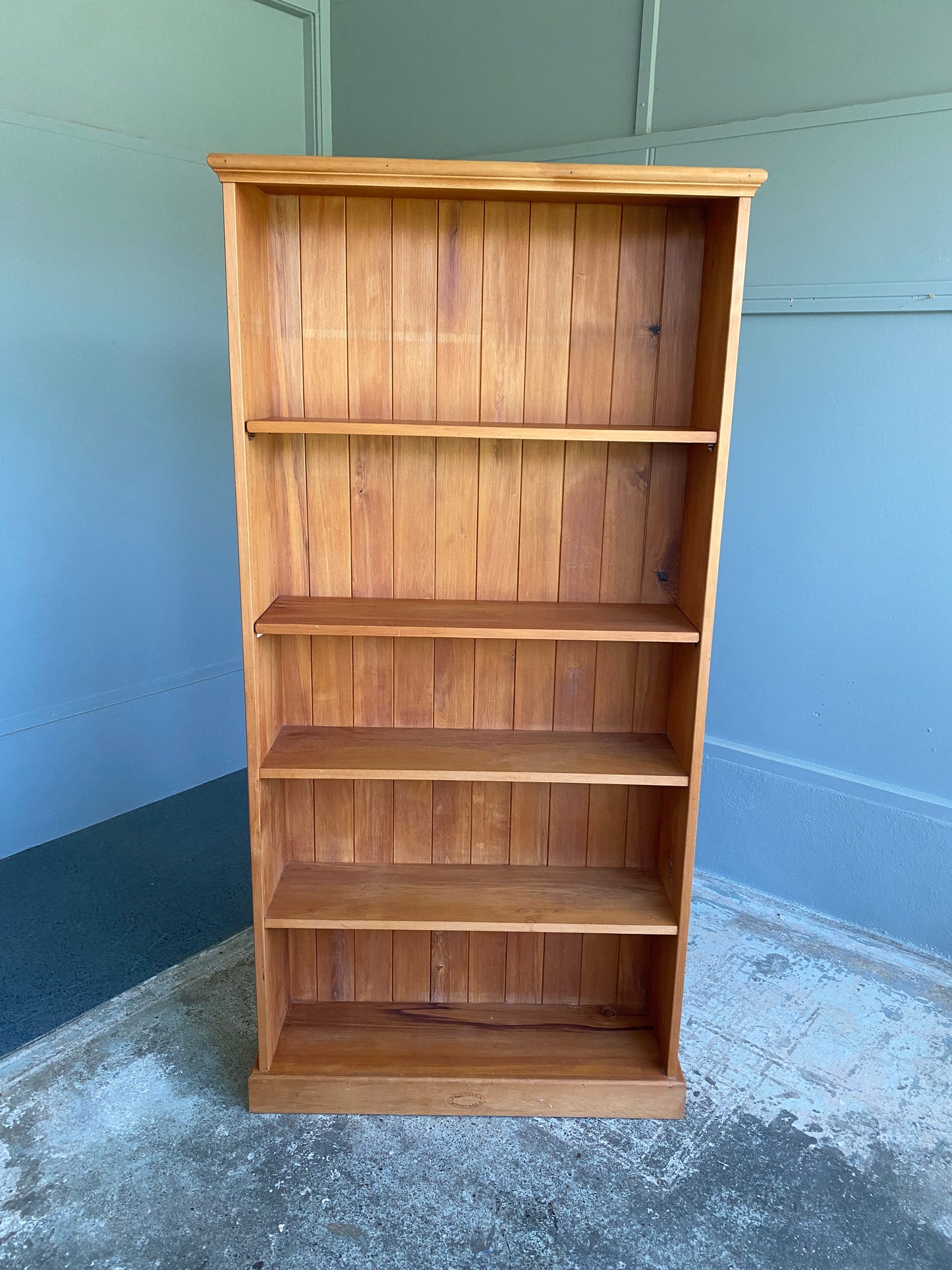 Solid Rimu Large Bookshelf