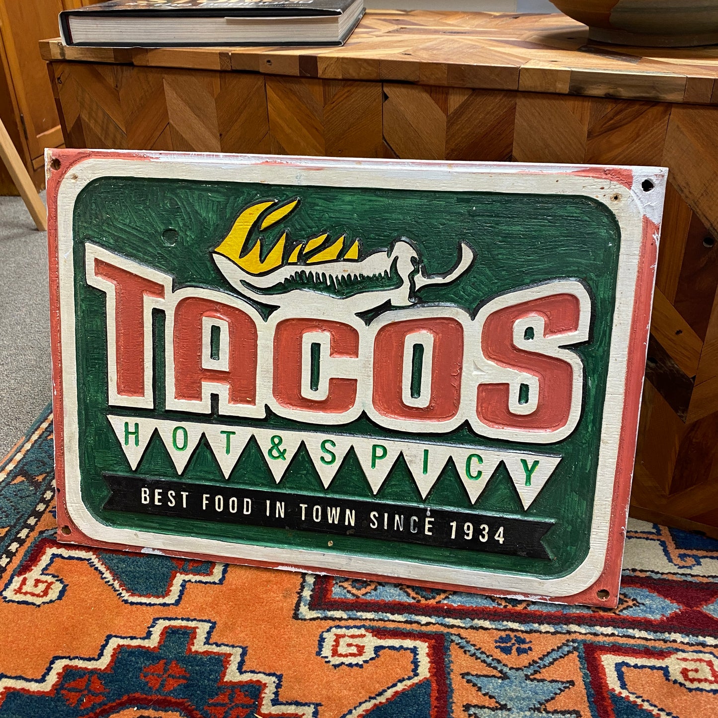 Tacos Hot & Spicy Restaurant Sign