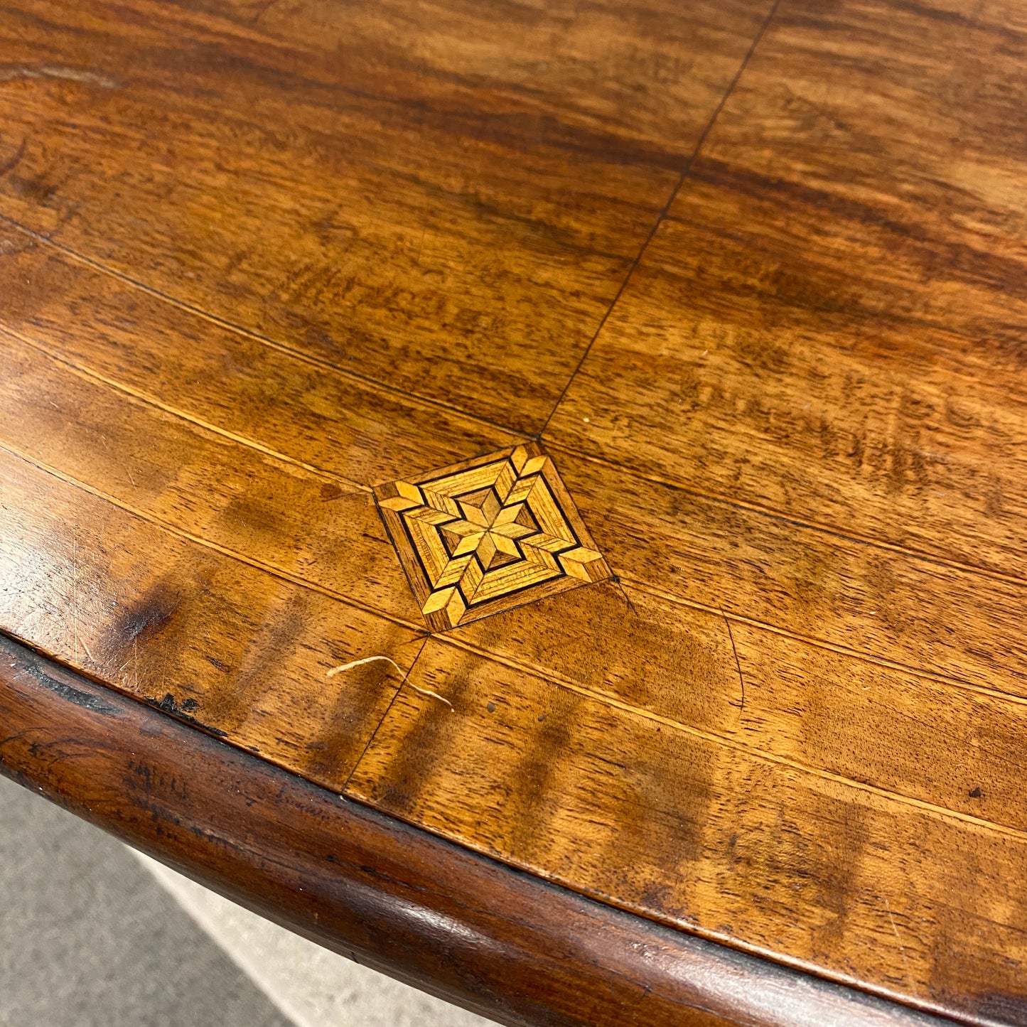 Victorian Inlaid Mahogany Loo Table (Tilts)