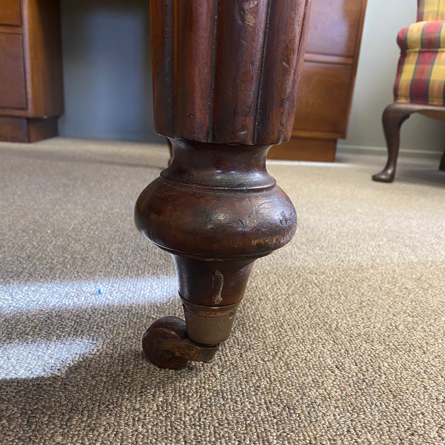 Victorian Mahogany Dining Table