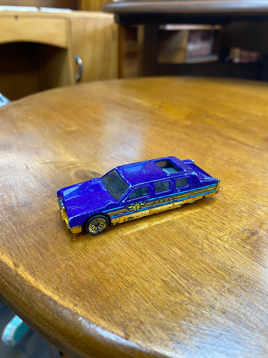 Vintage 1990 Hot Wheels - Blue Limousine “City Mayor” w/ Gold Trim