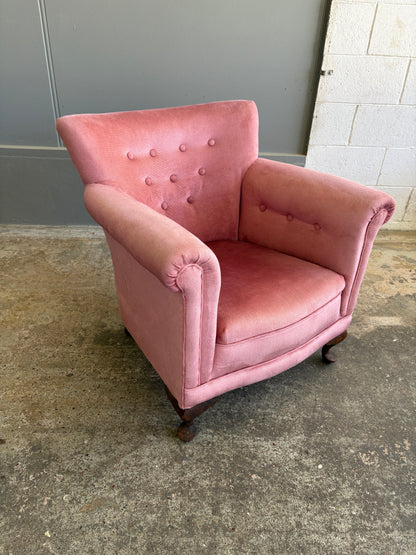 Vintage Button - Tufted Armchair in Pink Velvet