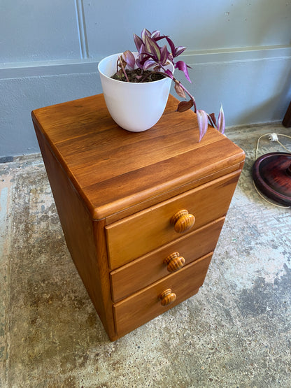 Vintage Heart Rimu Side Table