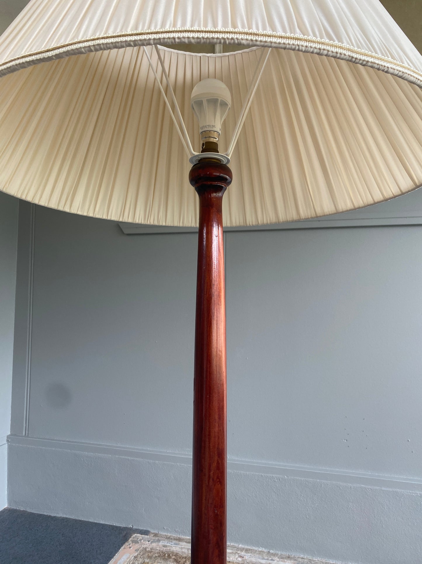 Vintage Mahogany Standard Lamp w/shade